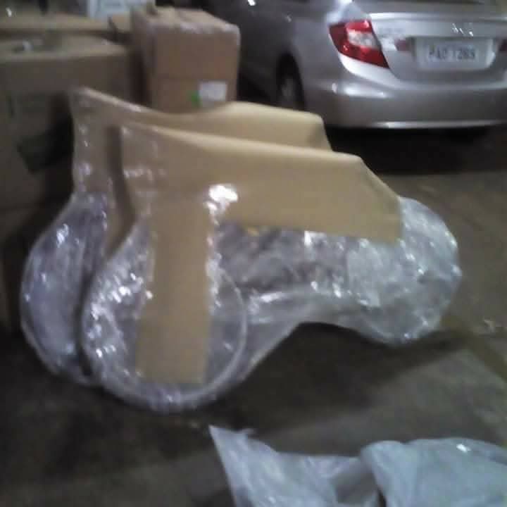 Transporte seguro de piano de cauda e armário